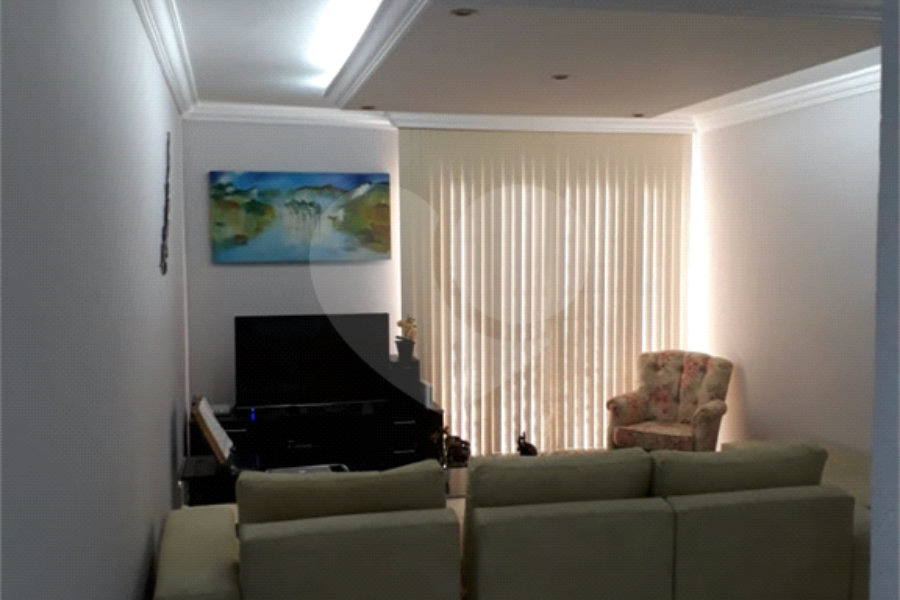 Sobrado à venda com 3 quartos, sendo 1 suíte, em Jardim Santa Mena, Guarulhos, SP