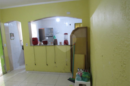 Sobrado à venda com 1 quarto, sendo 2 suítes, em Jardim das Oliveiras, São Paulo, SP