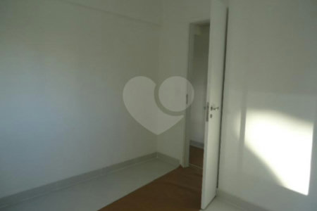 Apartamento à venda com 3 quartos, sendo 1 suíte, em Vila Suzana, São Paulo, SP
