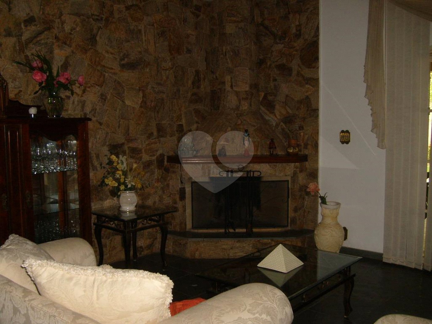 Casa à venda ou para alugar com 4 quartos, sendo 2 suítes,  no Centro, Vinhedo, SP