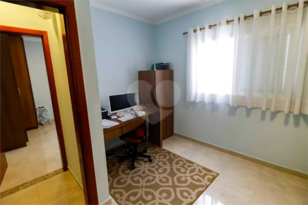 Sobrado à venda com 4 quartos, sendo 1 suíte,  em Vila Sônia, São Paulo, SP