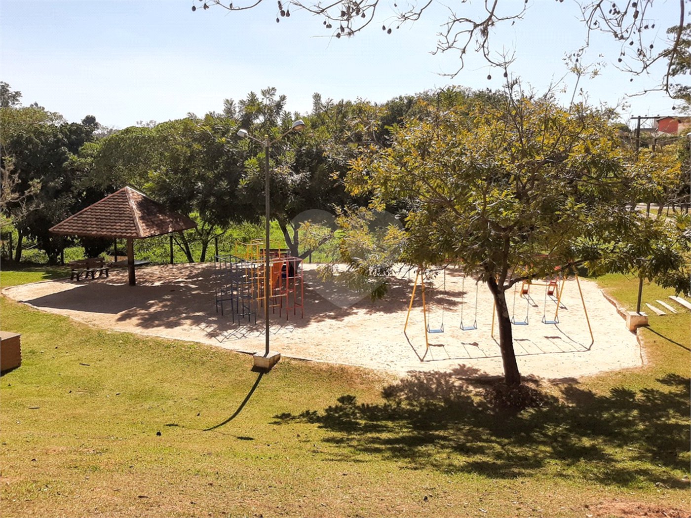 Casa à venda com 3 suítes no condomínio Villaggio Capriccio, Louveira - SP