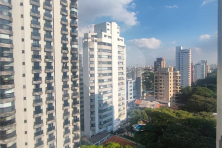 Cobertura à venda com 3 suítes em Vila Nova Conceição, São Paulo, SP