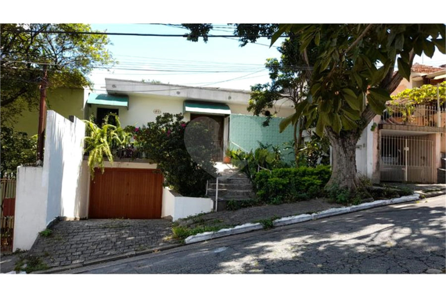 Casa à venda ou para alugar com 5 quartos, sendo 1 suíte, em Vila Romero, São Paulo, SP