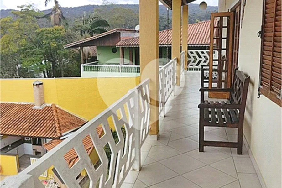 Casa à venda com 4 quartos, sendo 3 suítes, em Luiz Fagundes, Mairiporã, SP