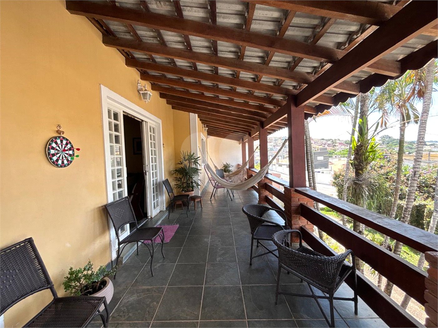 Casa à venda com 5 quartos, sendo 2 suítes,  em Jardim Maristela, Atibaia, SP