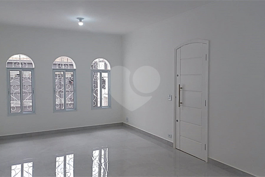 Sobrado à venda com 3 quartos, sendo 1 suíte, em Tremembé, São Paulo, SP