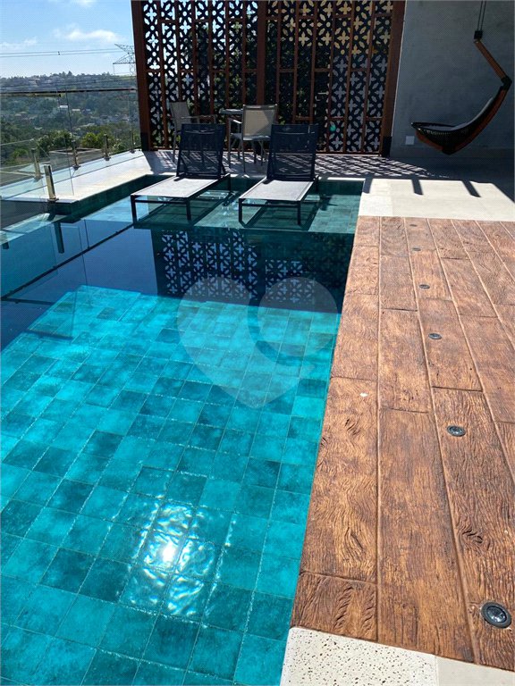 Casa à venda com 3 suítes no condomínio Hills, Arujá - SP