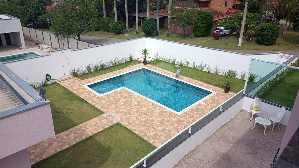 Casa à venda com 5 suítes no condomínio Village da Serra, Araçoiaba da Serra - SP