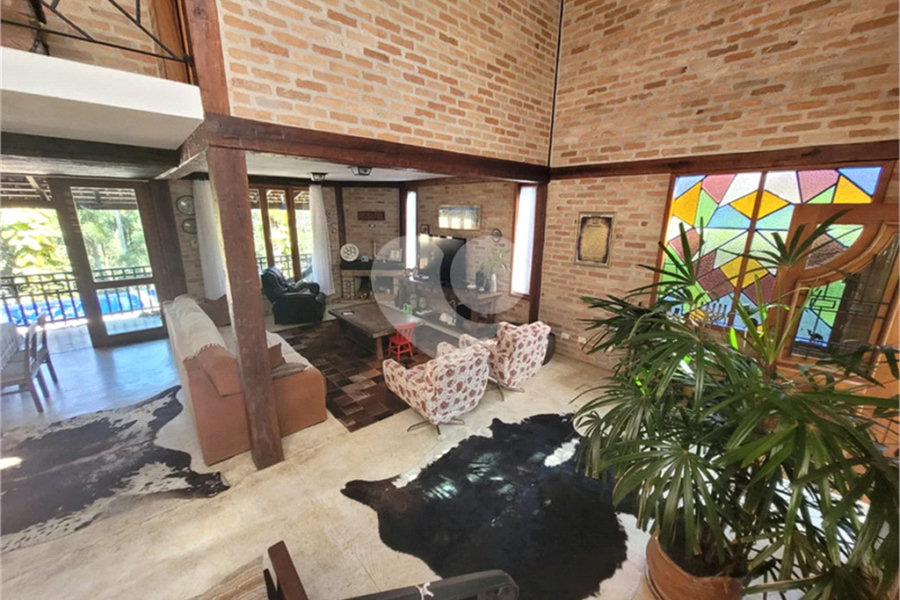 Casa à venda com 3 quartos, sendo 1 suíte,  no condomínio Residencial Bosque da Serra, Mairiporã - SP