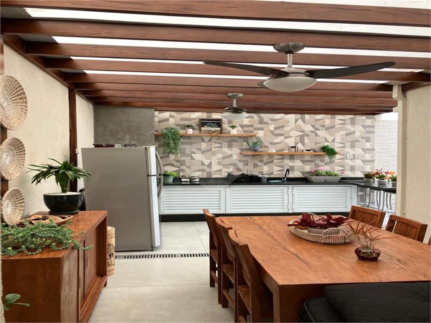 Casa à venda com 3 suítes no condomínio Maison Blanche, Indaiatuba - SP
