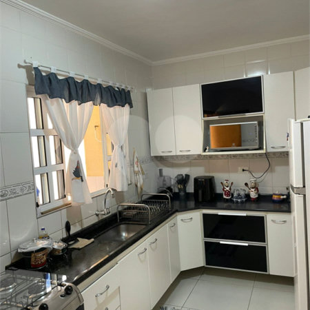 Casa à venda com 3 quartos, sendo 1 suíte, no condomínio Jardim Europa, Mogi das Cruzes - SP