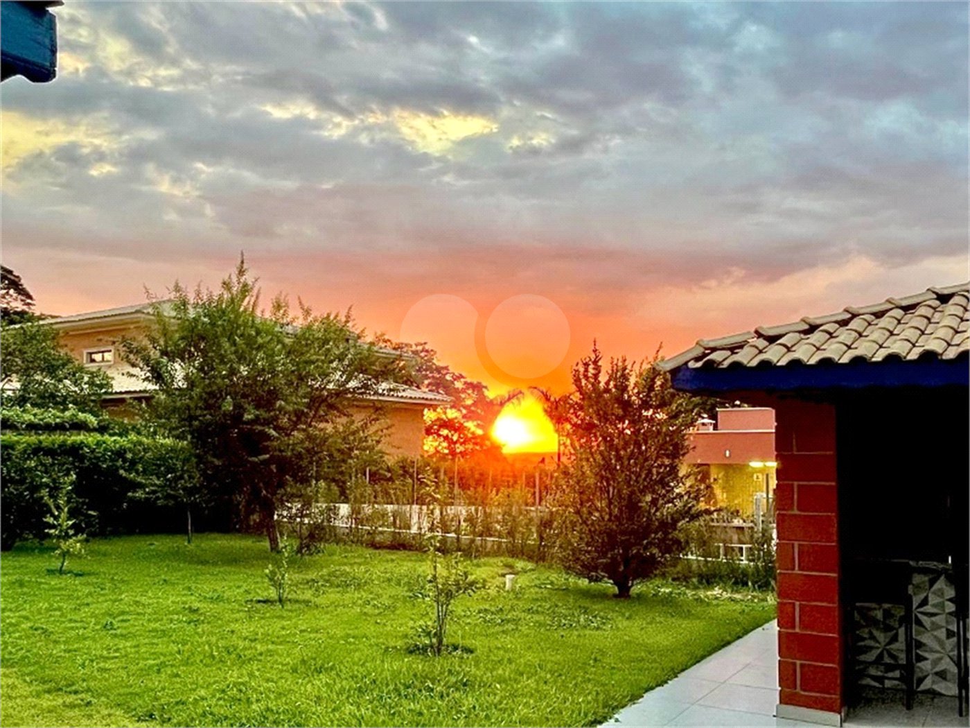 Casa à venda com 4 suítes no condomínio Vale do Lago, Sorocaba - SP