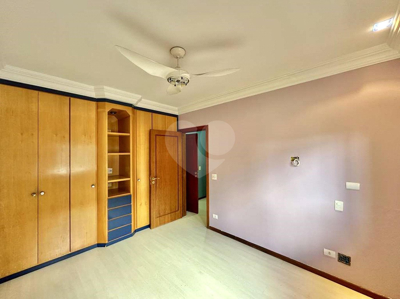 Casa à venda com 4 quartos, sendo 2 suítes,  no condomínio São Paulo Ii, Cotia - SP