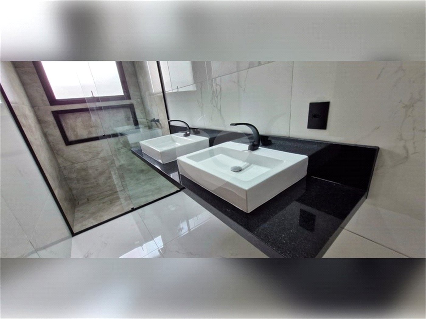 Casa à venda com 3 quartos, sendo 1 suíte, no condomínio Horto Florestal Villagio, Sorocaba - SP
