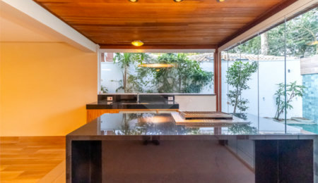 Casa à venda com 4 quartos, sendo 3 suítes,  no condomínio Village Place, São Paulo - SP
