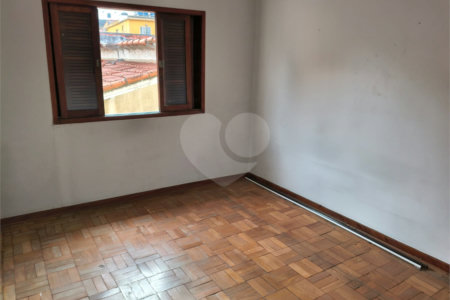 Sobrado à venda com 3 quartos em Vila Paulo Silas, São Paulo, SP