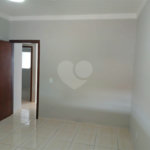 Casa de Vila à venda com 3 quartos, sendo 1 suíte, em Jardim Wanel Ville V, Sorocaba, SP