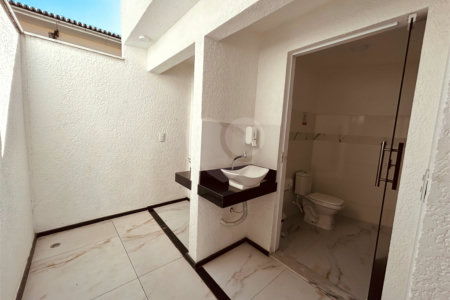 Apartamento à venda com 2 suítes, em Taperapuan, Porto Seguro, BA