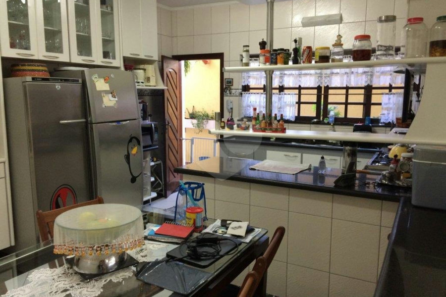 Sobrado à venda com 5 quartos, sendo 4 suítes, em Vila Mazzei, São Paulo, SP