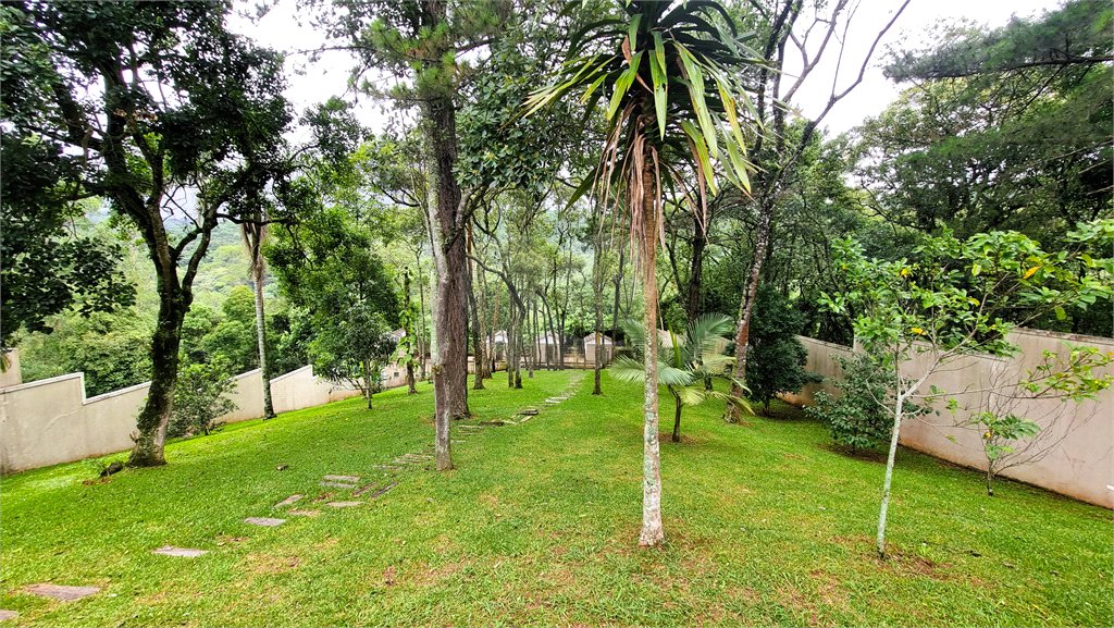 Casa à venda ou para alugar com 5 suítes em Serra da Cantareira, Mairiporã, SP