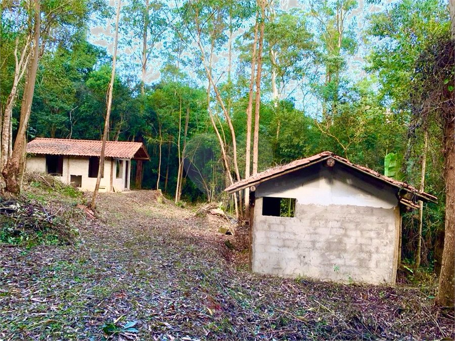 Chácara à venda com 3 quartos, sendo 1 suíte, no Centro (canguera), São Roque, SP