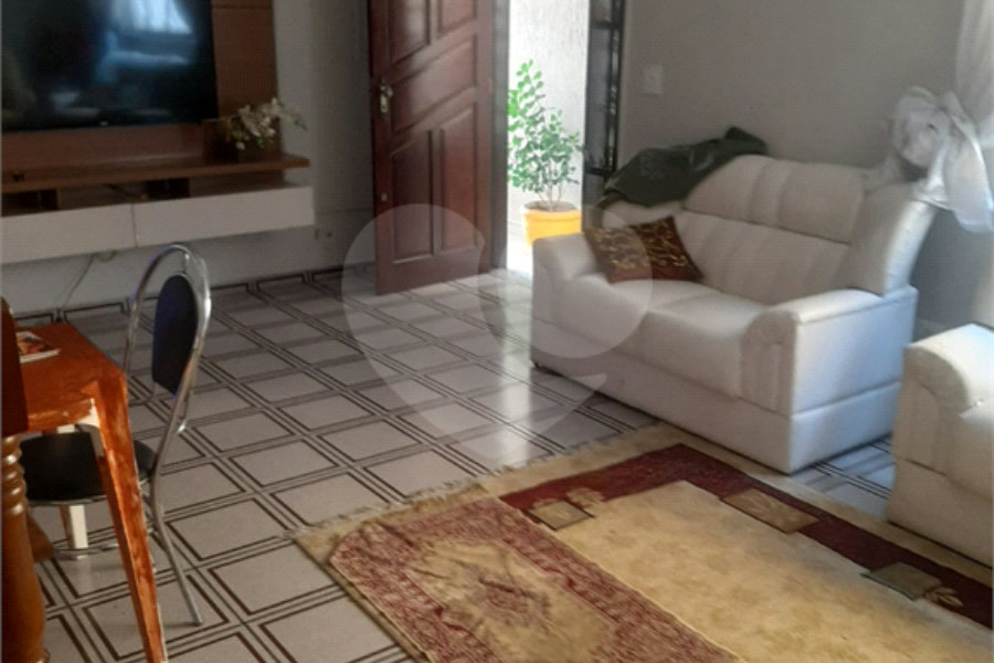 Sobrado à venda com 3 quartos, sendo 1 suíte, em Tremembé, São Paulo, SP