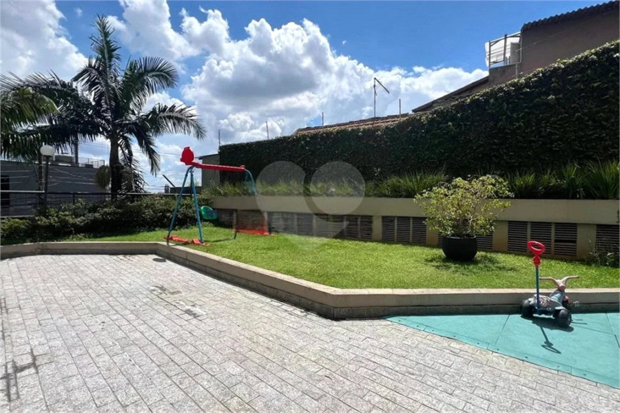 Apartamento à venda com 3 quartos, sendo 1 suíte,  em Vila Madalena, São Paulo, SP