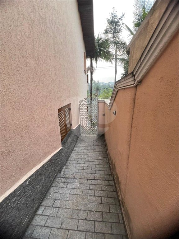 Sobrado à venda ou para alugar com 3 quartos, sendo 2 suítes,  em Arujázinho Iv, Arujá, SP