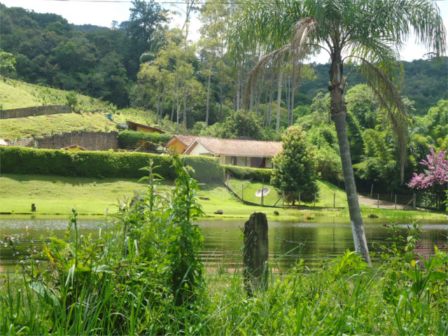 Casa à venda ou para alugar no condomínio Cinco Lagos, Mairiporã - SP
