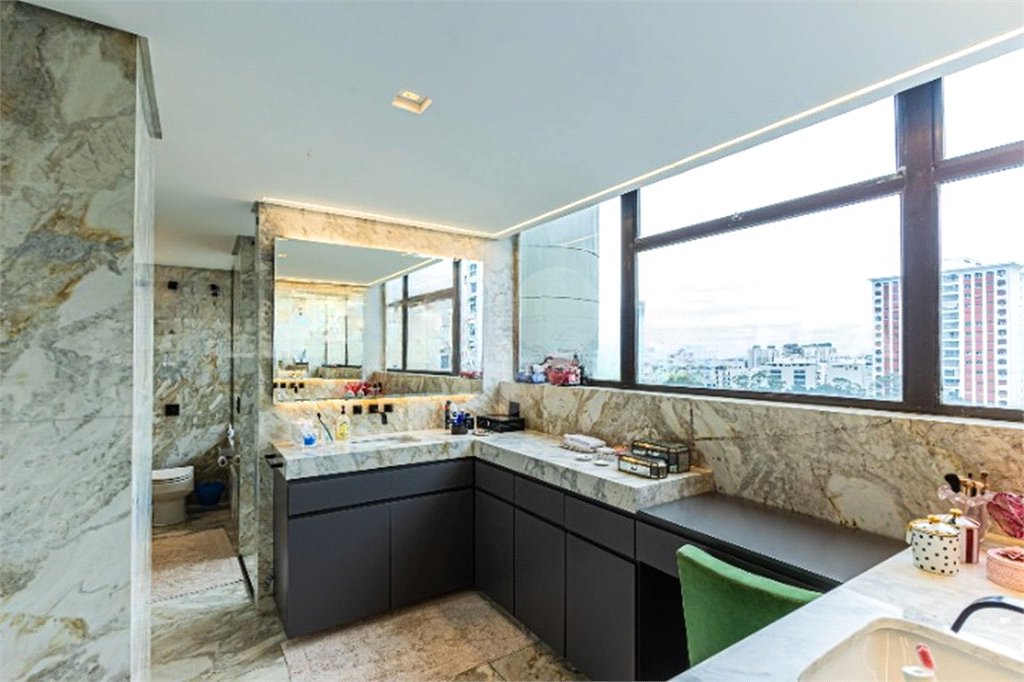 Apartamento à venda com 3 suítes em Vila Suzana, São Paulo, SP