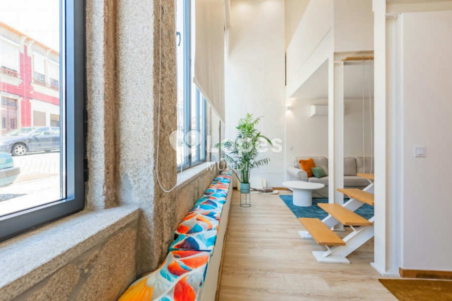 Apartamento T2 Duplex à venda no Bonfim, Porto, Portugal – Mobiliado