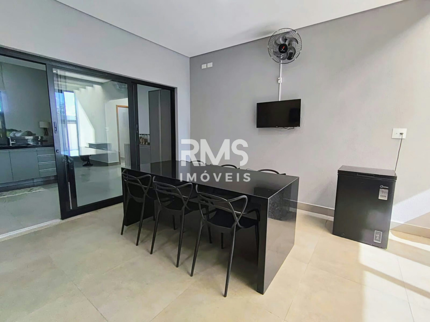 Casa à venda com 3 quartos, sendo 1 suíte, no condomínio Residencial Mont Blanc, Itu - SP