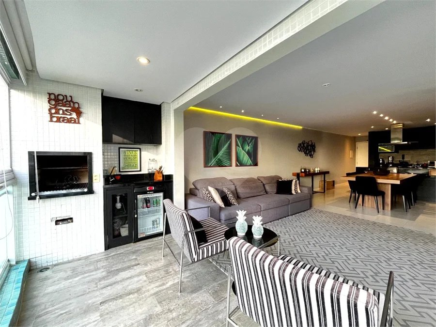 Apartamento à venda com 3 quartos, sendo 1 suíte, em Riviera de São Lourenço, Bertioga, SP