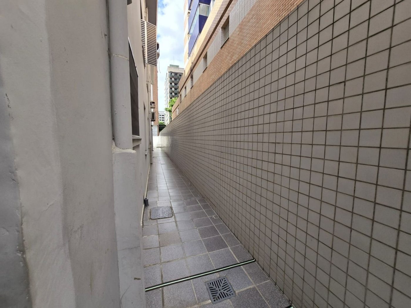 Apartamento com 2 dormitórios à venda, 59 m² por R$ 420.000,00 - Gonzaga - Santos/SP