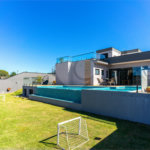 Casa à venda com 4 suítes no condomínio Residencial dos Lagos, Itupeva - SP