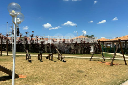 Casa à venda com 2 quartos no condomínio Residencial Estoril, Sorocaba - SP