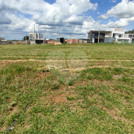 Lote à Venda em São Carlos, no Condomínio Villeneuve I