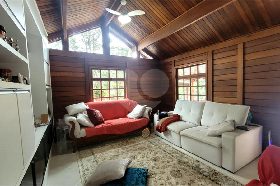 Casa à venda com 3 suítes no condomínio Sausalito, Mairiporã - SP