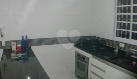 Sobrado à venda com 3 quartos, sendo 1 suíte,  em Vila Mazzei, São Paulo, SP