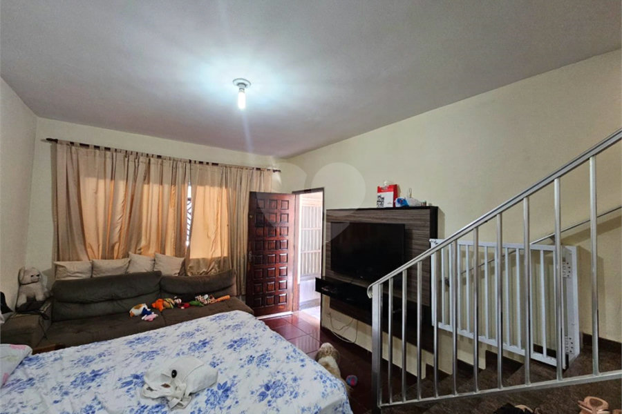 Sobrado à venda com 3 quartos em Vila Sabrina, São Paulo, SP