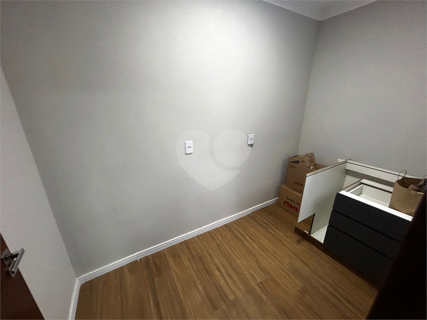 Casa à venda com 2 quartos, sendo 1 suíte,  no condomínio Lago dos Ipês, Itapetininga - SP
