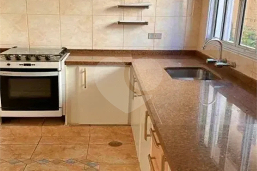 Sobrado à venda com 3 quartos, sendo 1 suíte, em City Recanto Anastácio, São Paulo, SP