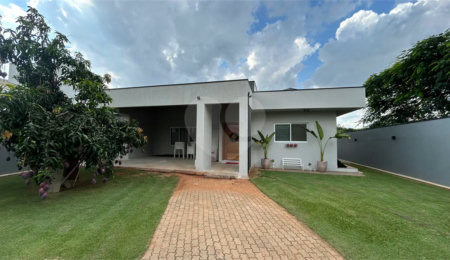 Casa à venda com 4 quartos, sendo 3 suítes,  no condomínio Chácara Grota Azul, Hortolândia - SP