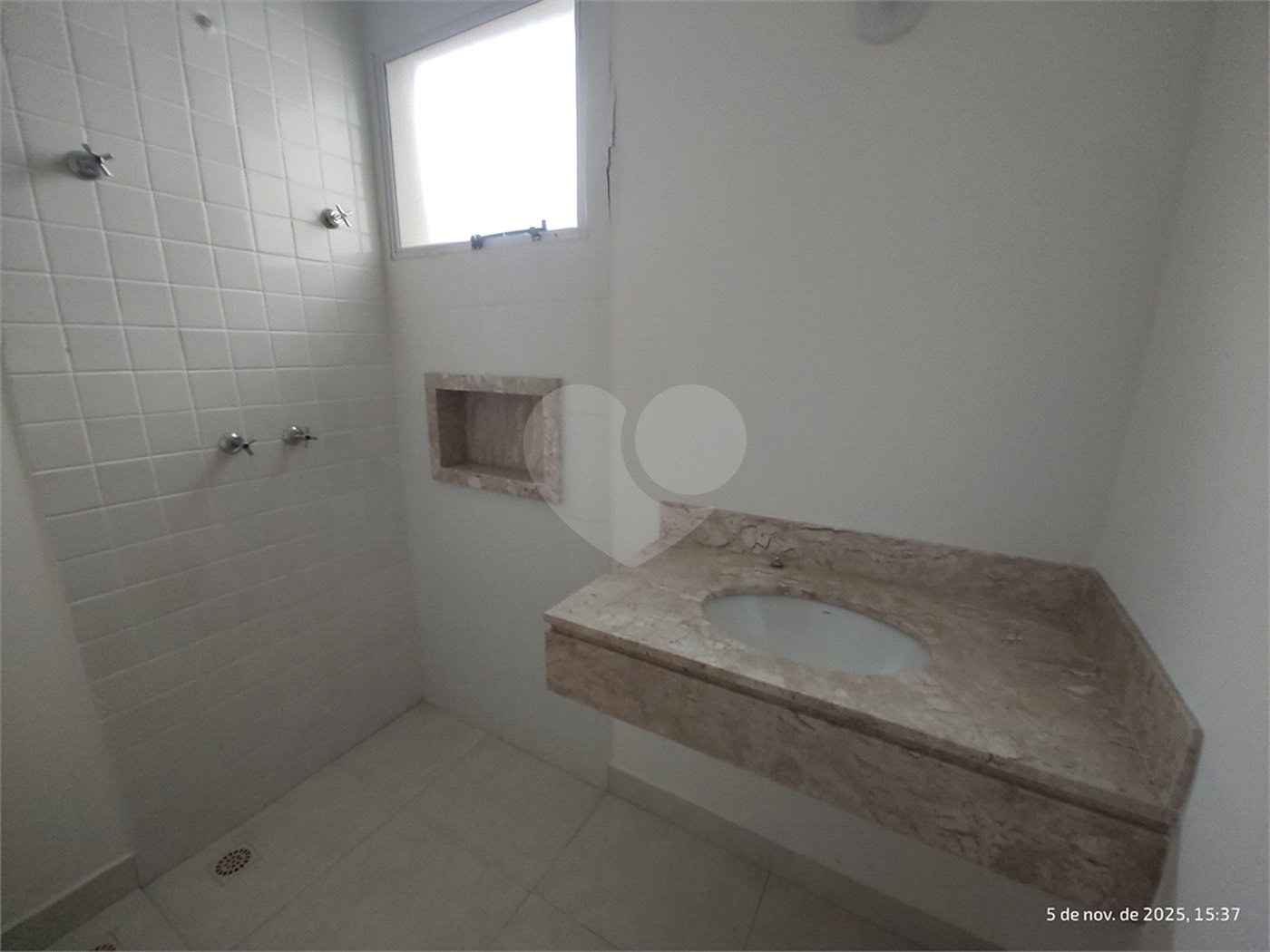 Casa Térrea à venda com 3 suítes em Jardim do Lago, Atibaia, SP
