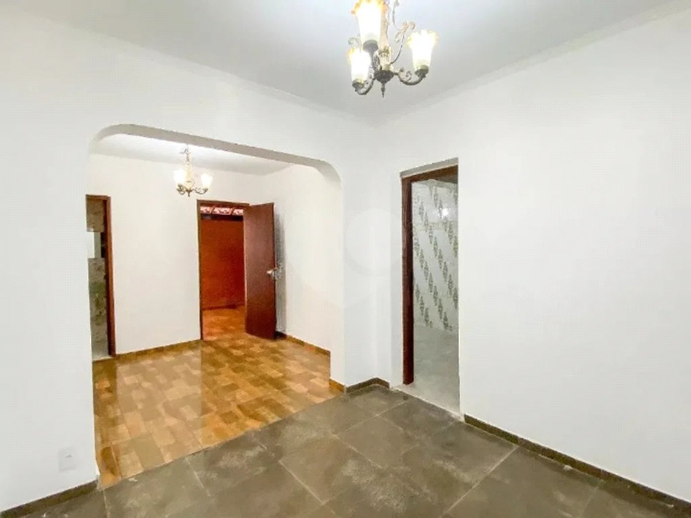 Sobrado com 400m² , 3 dormitórios , sendo 2 suítes , 3 vagas , à venda no centro de Santo André.