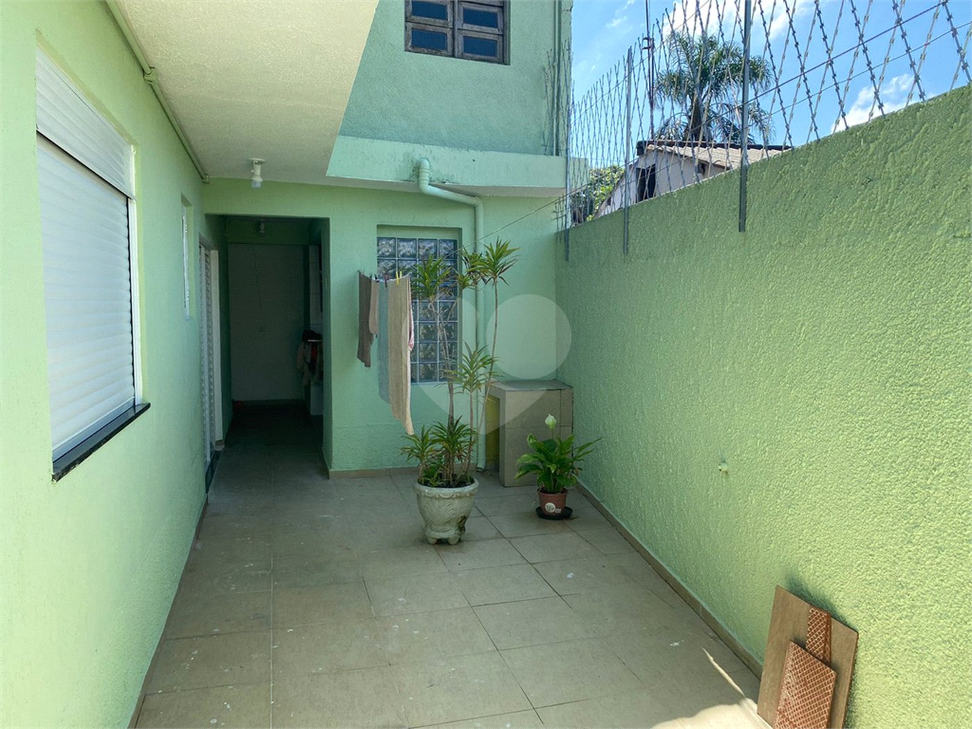 Casa à venda com 3 suítes em Vila Oceania, Poá, SP