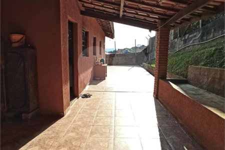Chácara à venda com 3 quartos, sendo 1 suíte, em Vale das Flores (canguera), São Roque, SP