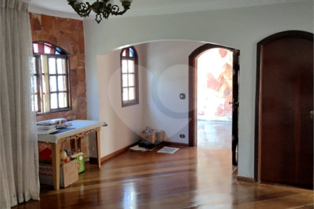 Sobrado à venda com 3 quartos, sendo 2 suítes, em Cidade Cruzeiro do Sul, Suzano, SP