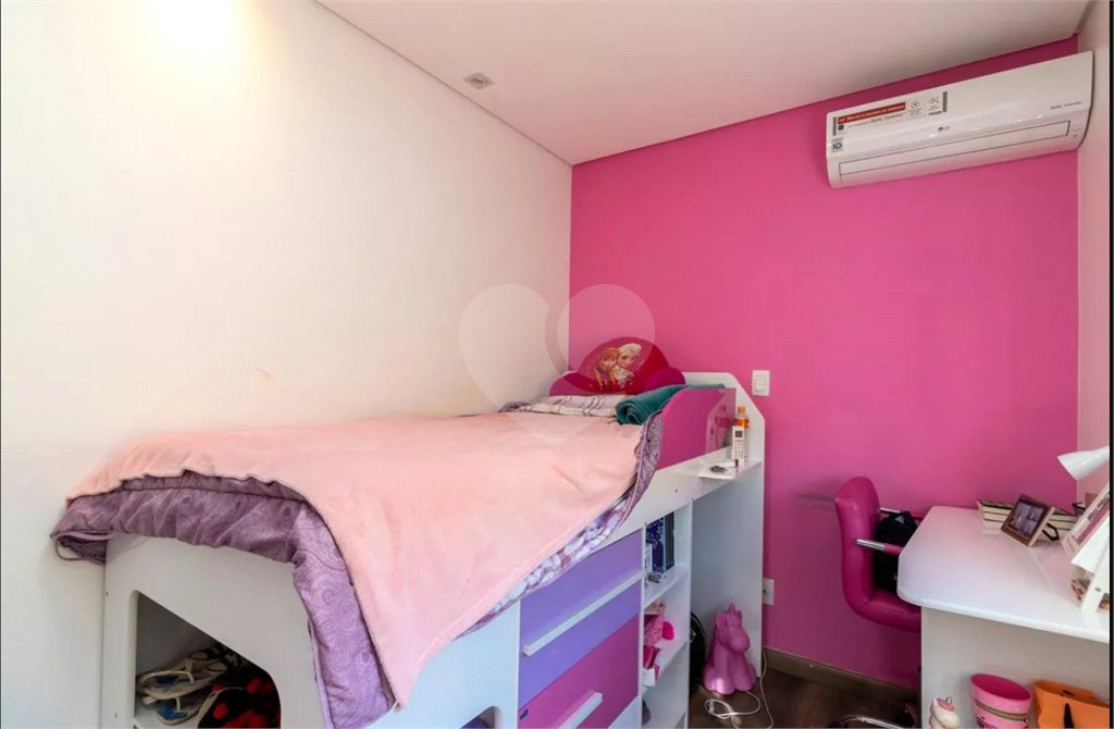 Sobrado à venda com 4 quartos, sendo 3 suítes,  em Vila Dom Pedro II, São Paulo, SP